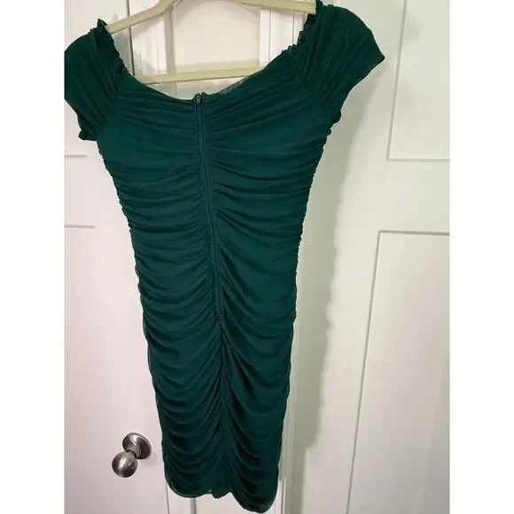 Windsor Emerald Green Scrunch Bodycon Dress - Size Medium - Picture 7 of 7
